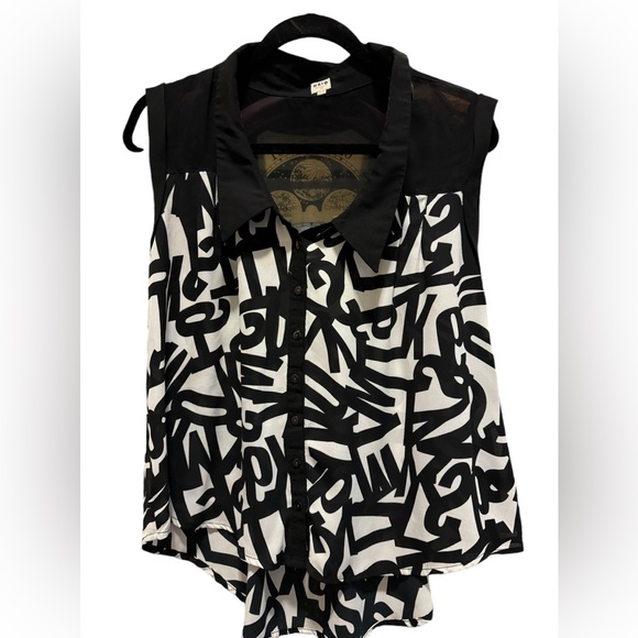 Top - Picture 2 of 5